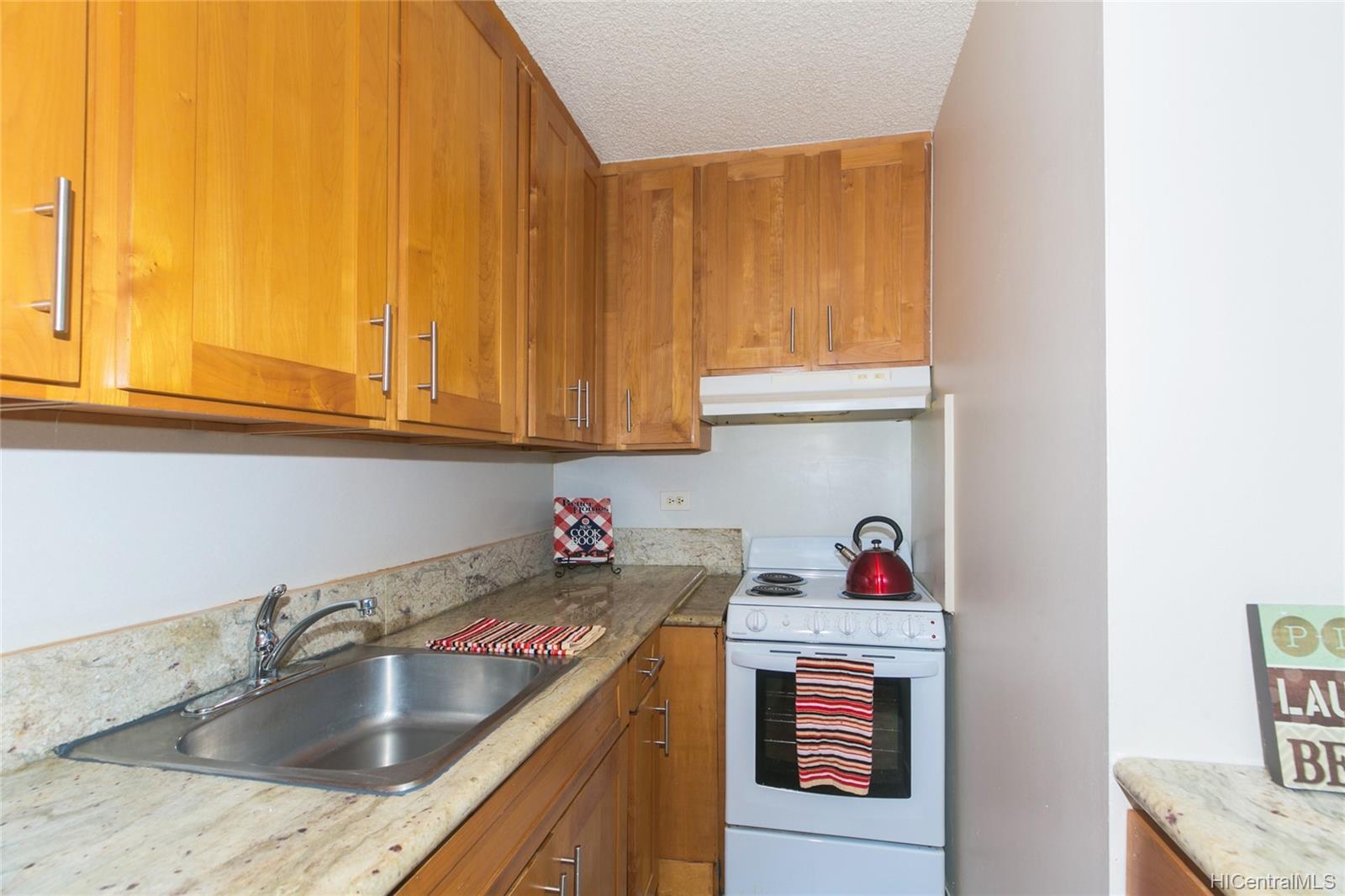 2637 Kuilei Street  Unit A104