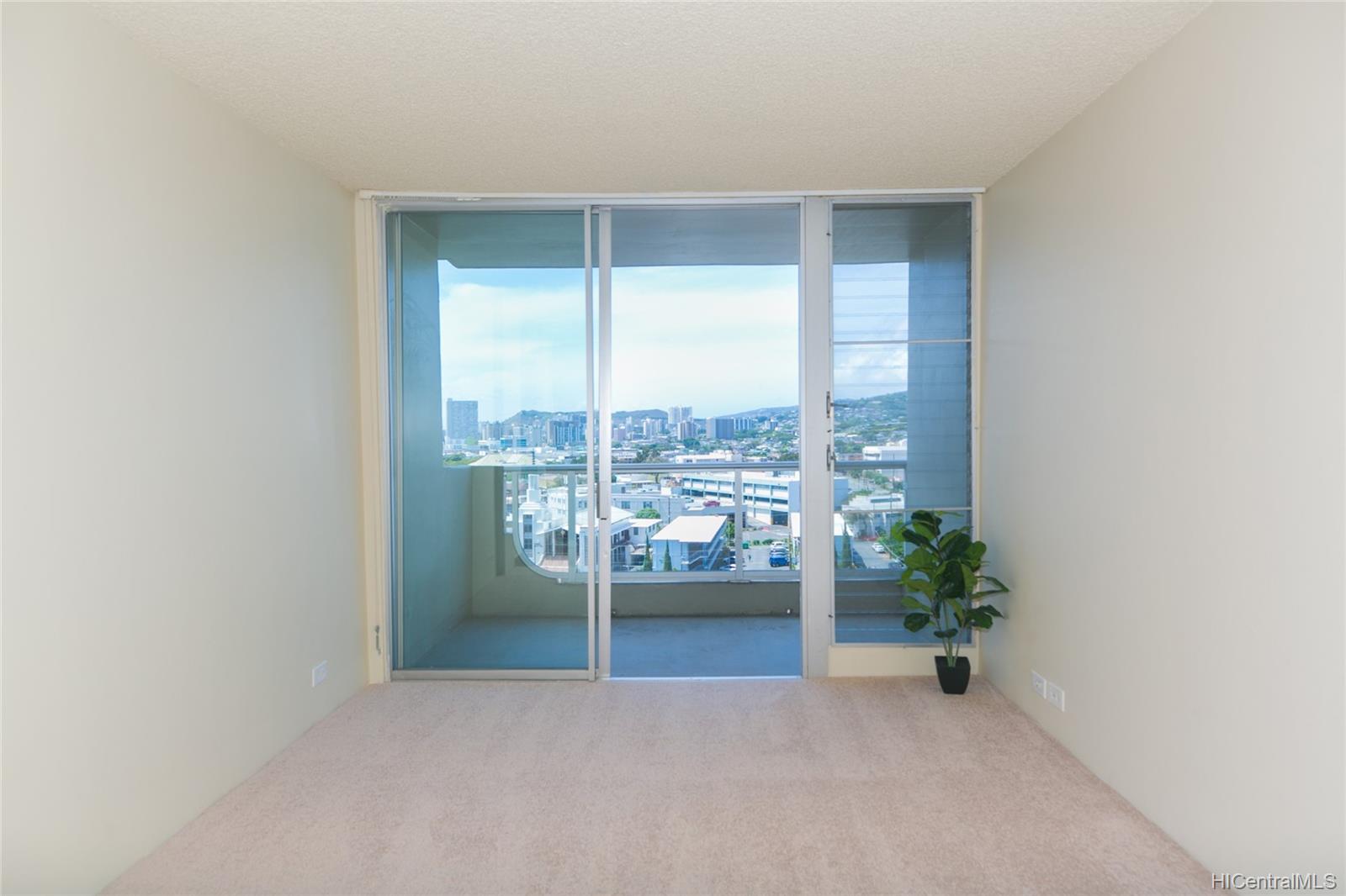2637 Kuilei Street  Unit A104