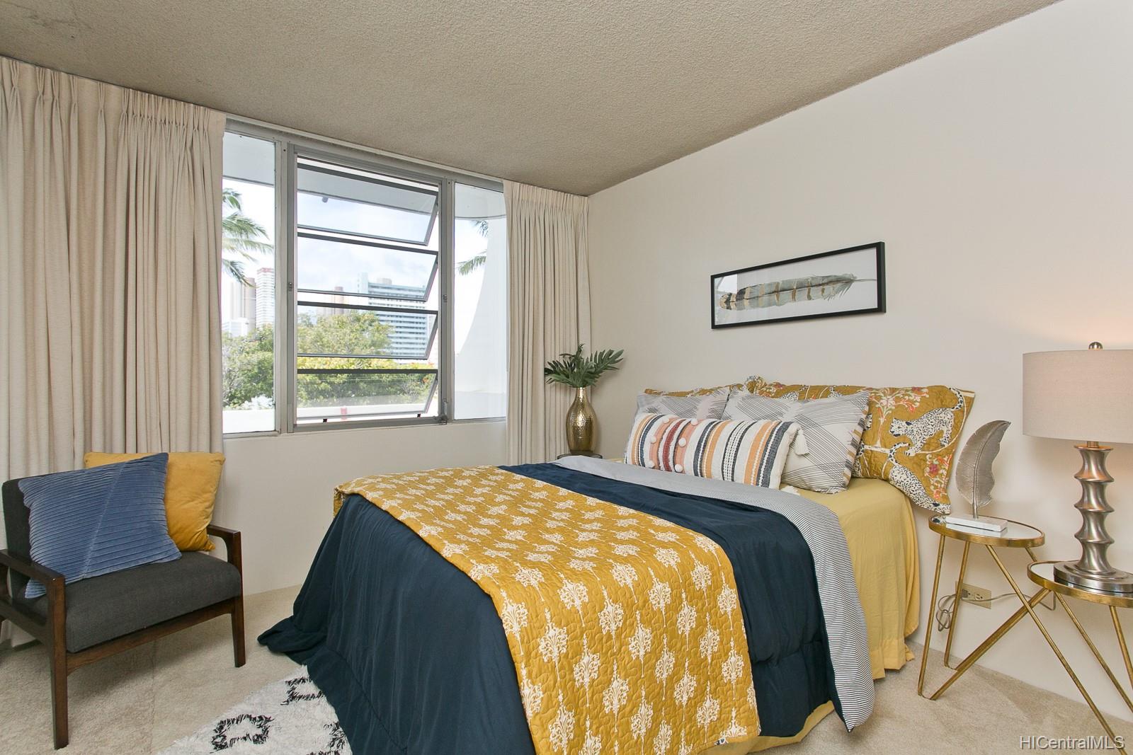 2825 S King Street  Unit 201
