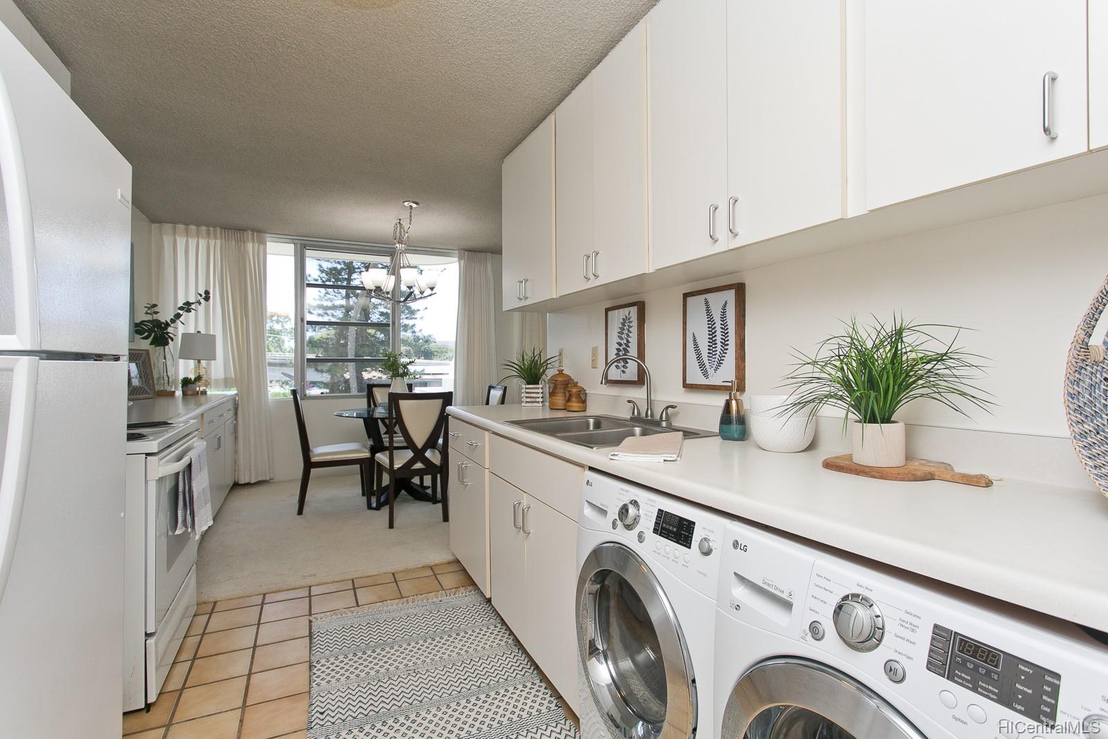 2825 S King Street  Unit 201