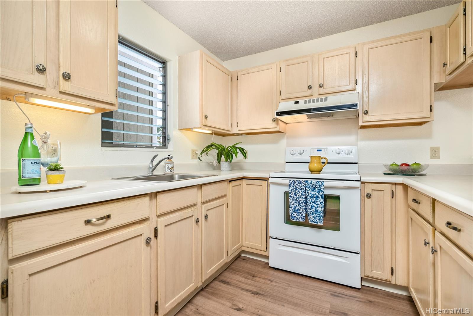 95-1050 Makaikai Street  Unit 16E