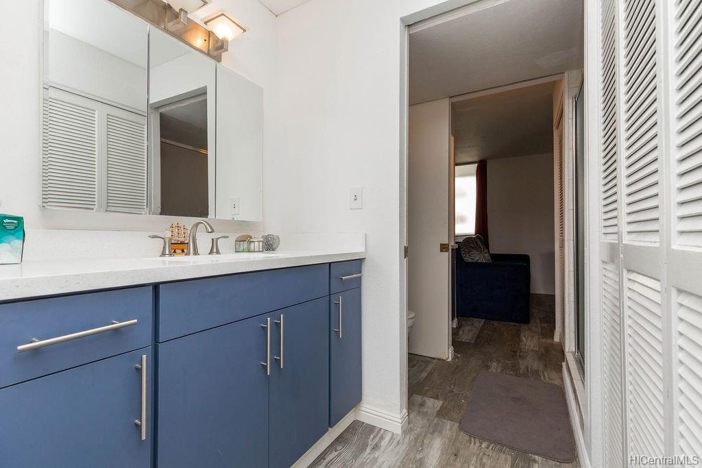 320 Liliuokalani Avenue  Unit 902
