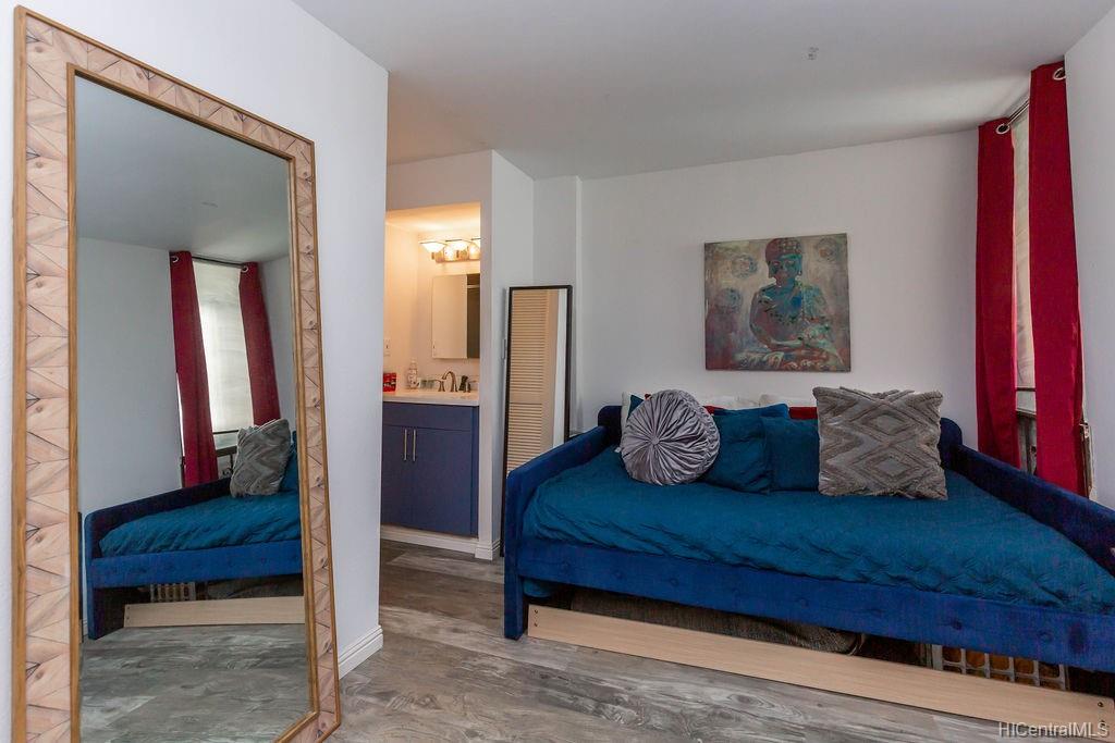 320 Liliuokalani Avenue  Unit 902