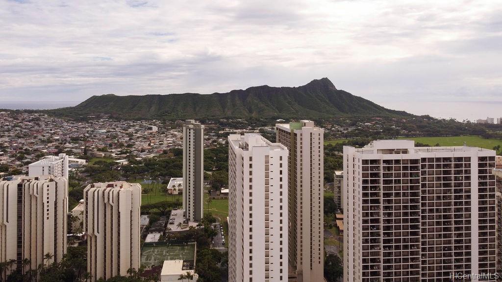 320 Liliuokalani Avenue  Unit 902