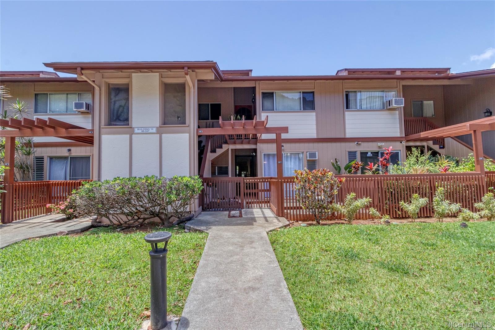 Newtown Meadows 98597 Kilinoe Street Unit 10D1 Aiea HI 96701 sold on