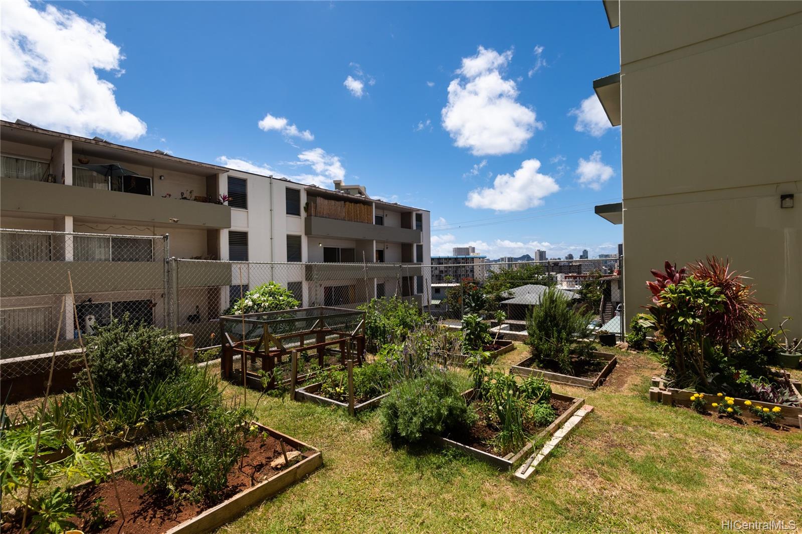 1069 Spencer Street  Unit 101