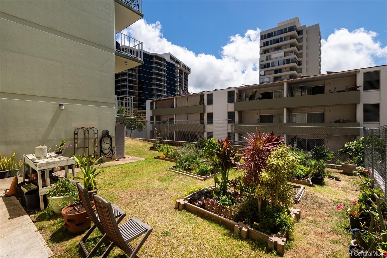 1069 Spencer Street  Unit 101