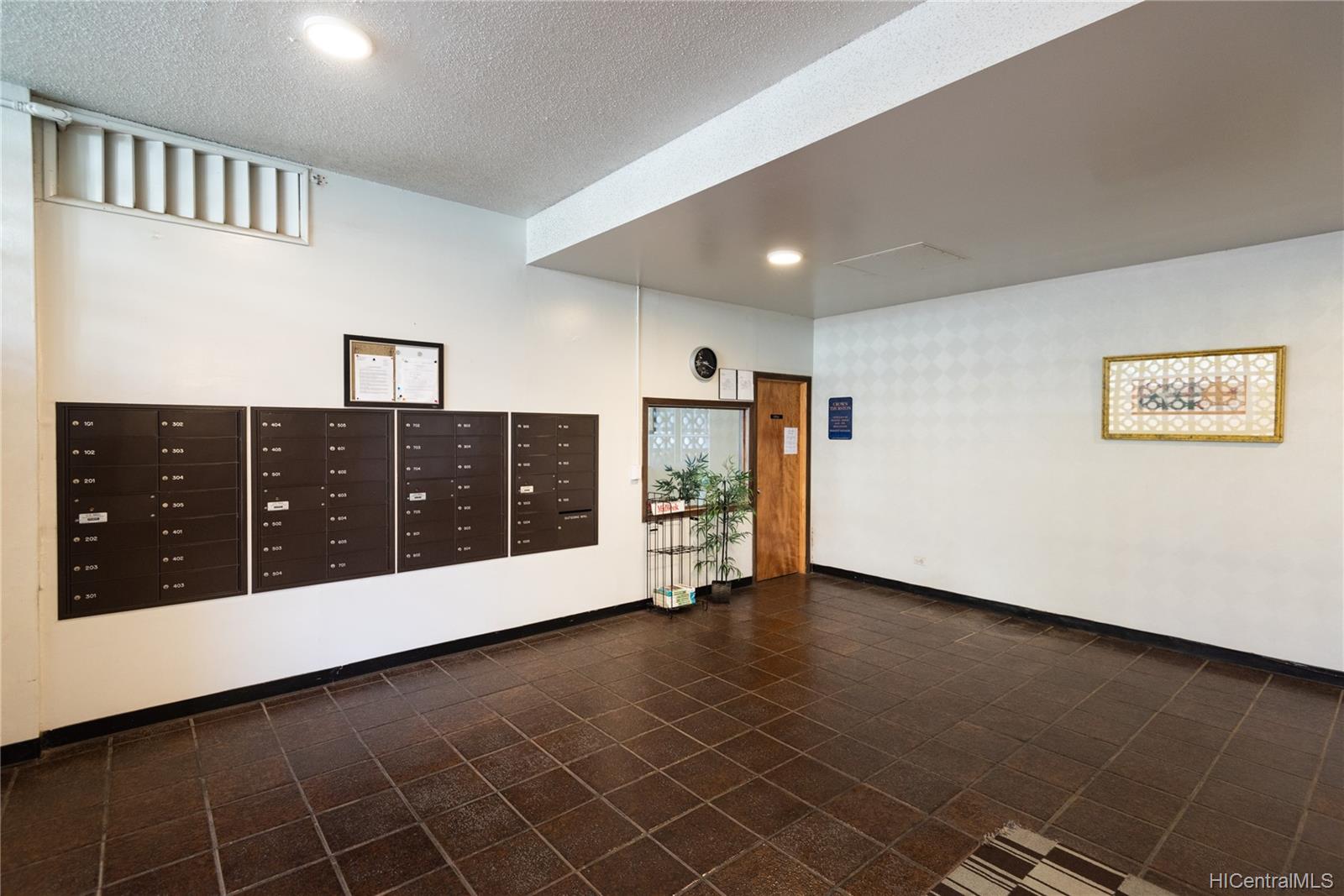 1069 Spencer Street  Unit 101