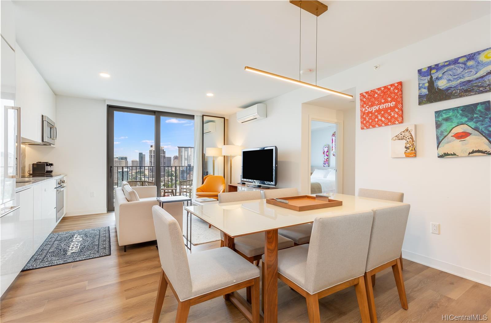 987 Queen Street  Unit 2303