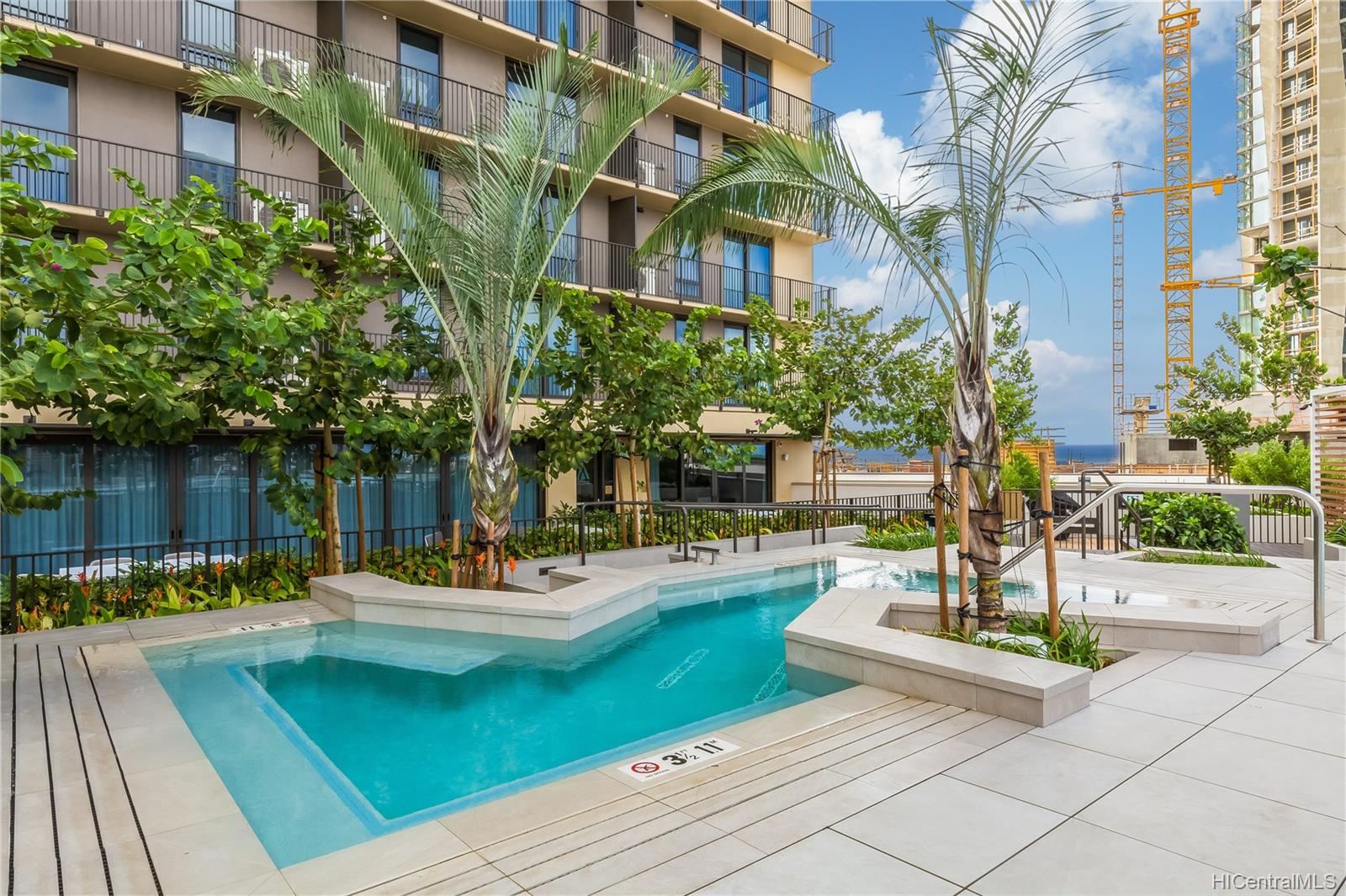 987 Queen Street  Unit 2303