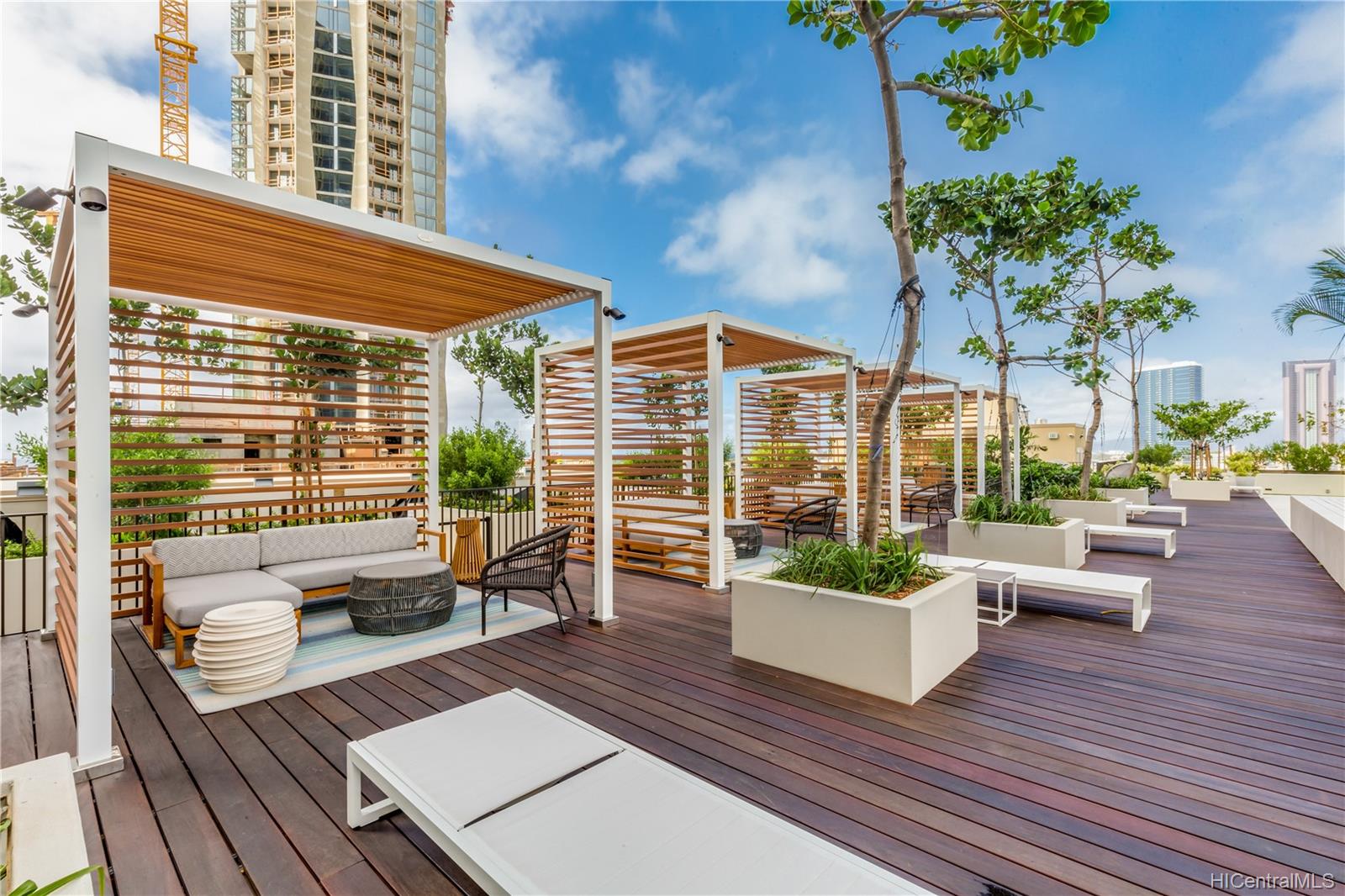 987 Queen Street  Unit 2303