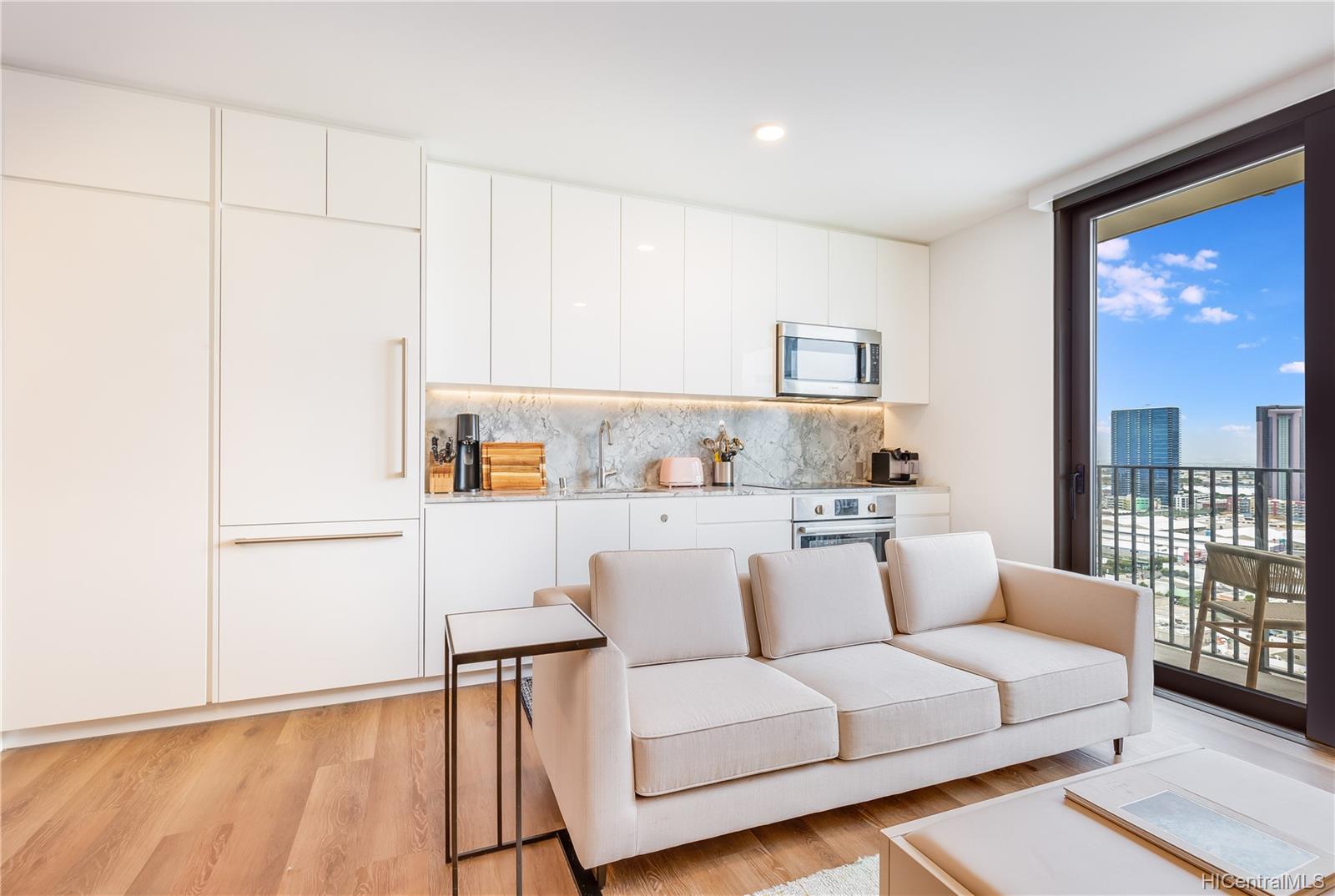 987 Queen Street  Unit 2303