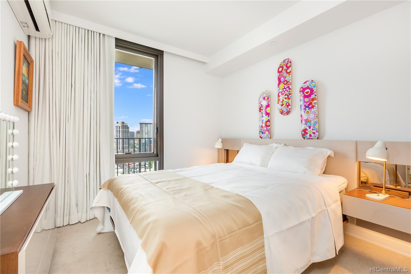 987 Queen Street  Unit 2303