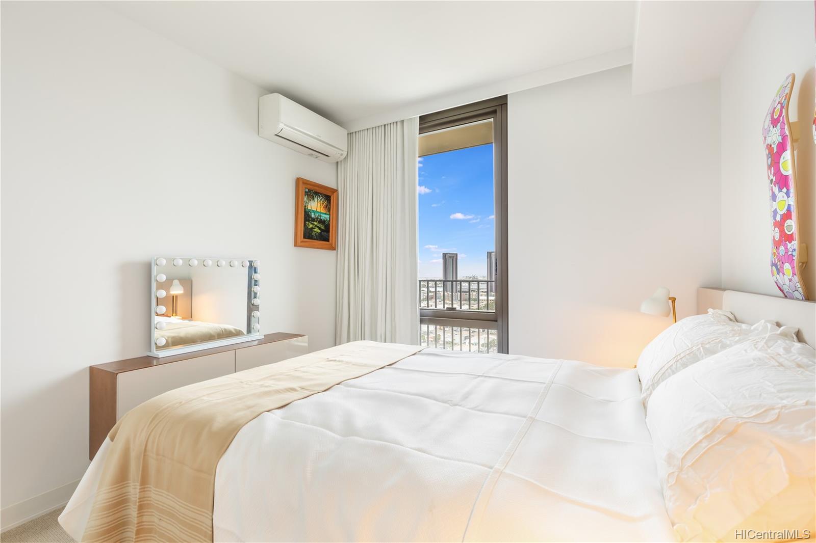 987 Queen Street  Unit 2303
