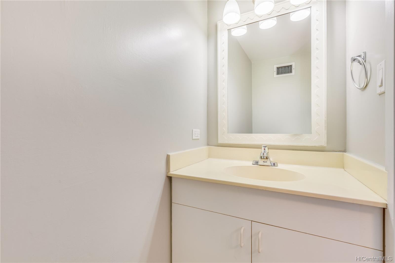 500 University Avenue  Unit 928
