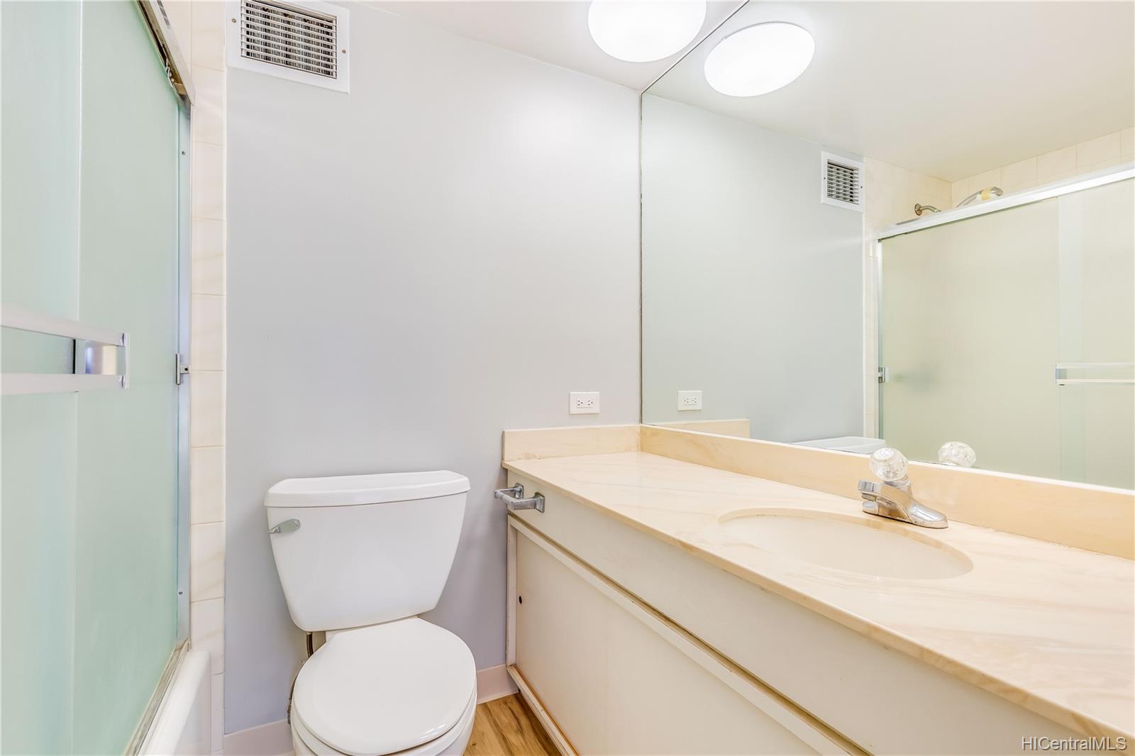 500 University Avenue  Unit 928