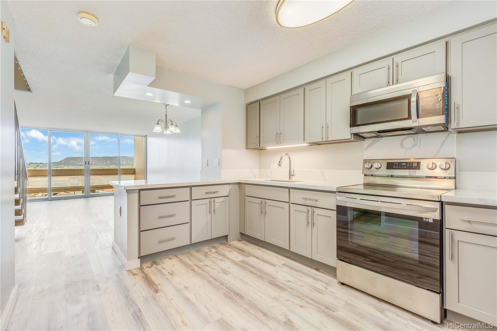 500 University Avenue  Unit 928