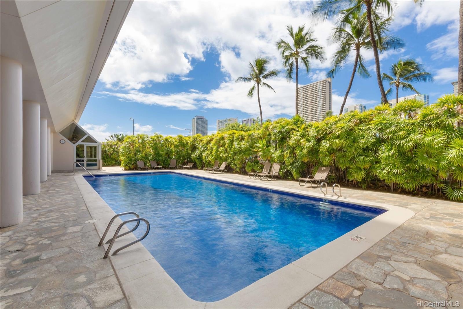 500 University Avenue  Unit 928