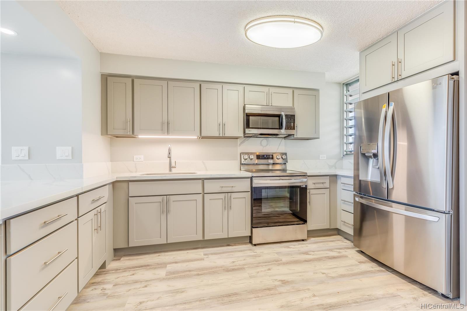 500 University Avenue  Unit 928
