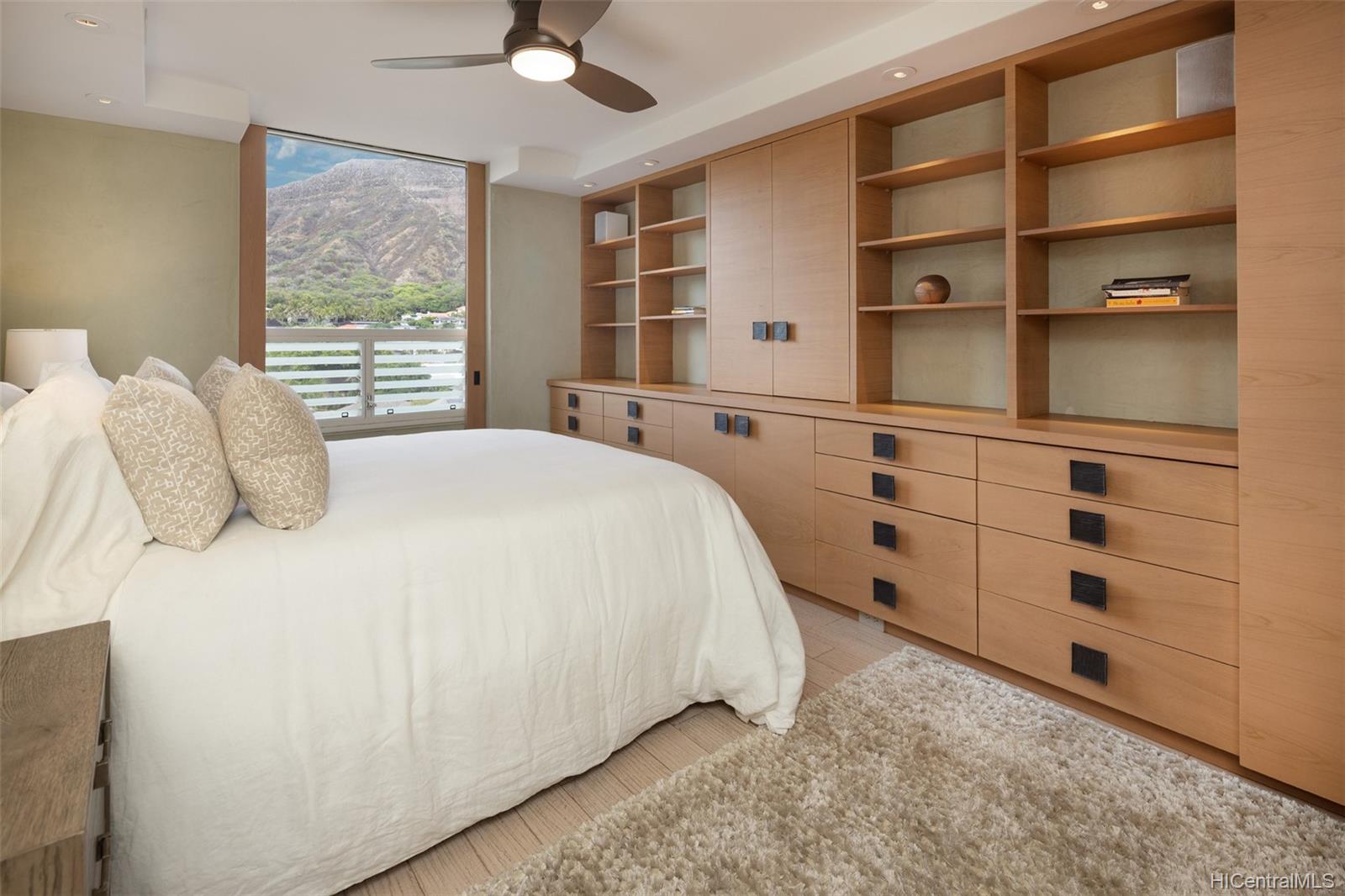 3003 Kalakaua Avenue  Unit 5B