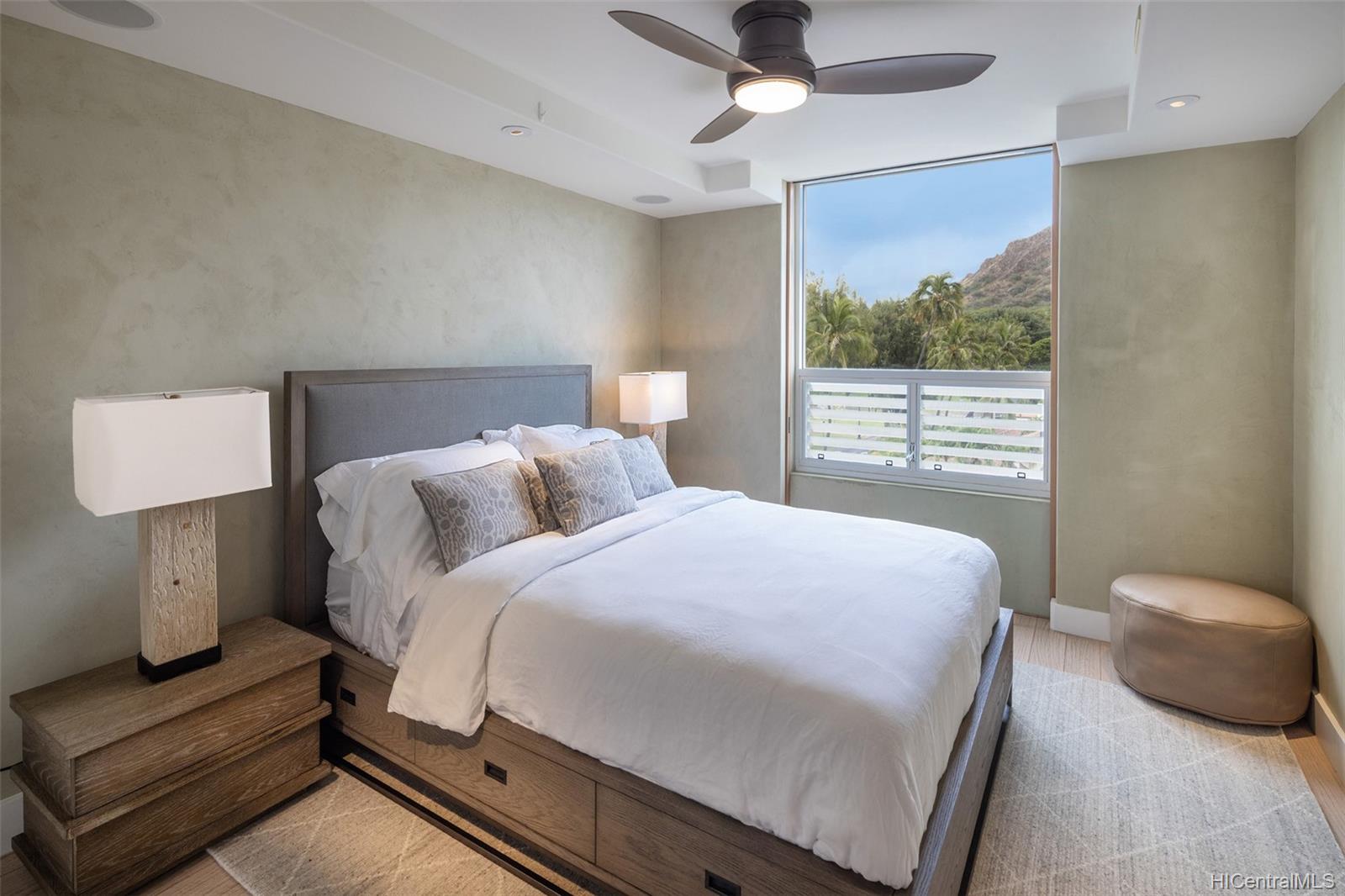 3003 Kalakaua Avenue  Unit 5B