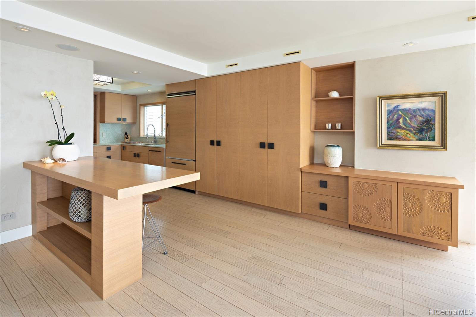 3003 Kalakaua Avenue  Unit 5B