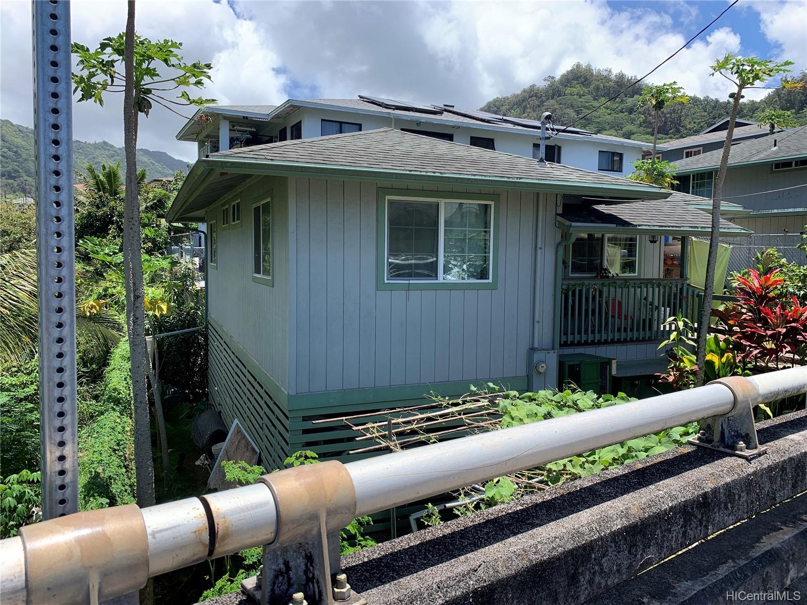 2704 Kalihi Street