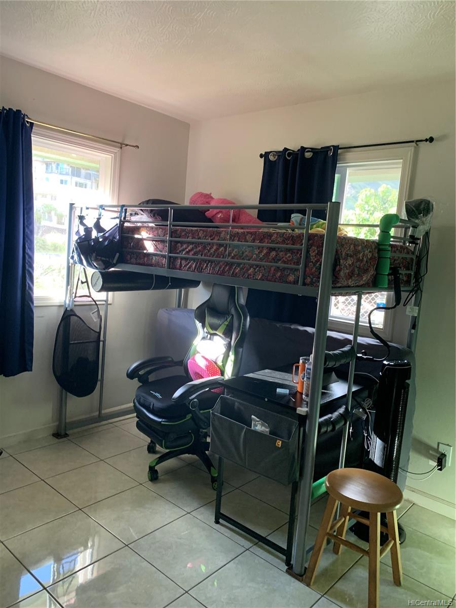 2704 Kalihi Street