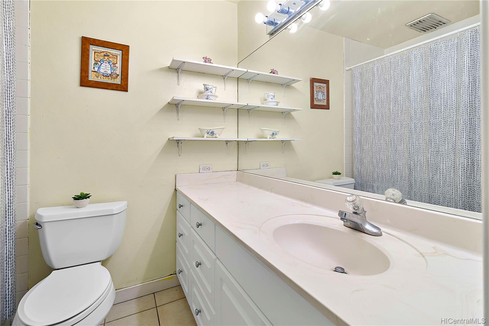 1015 Aoloa Place  Unit 340