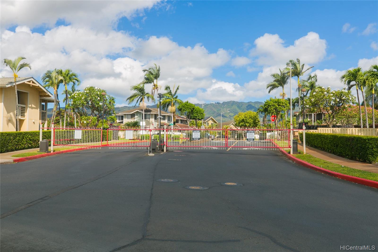 Kulana Knolls 2 94522 Kupuohi Street Unit 15/106 Waipahu HI 96797 sold