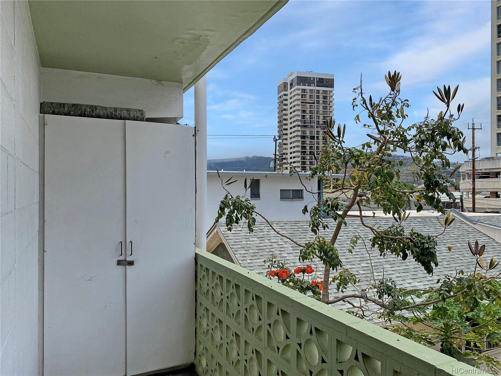 2120 Fern Street  Unit 204