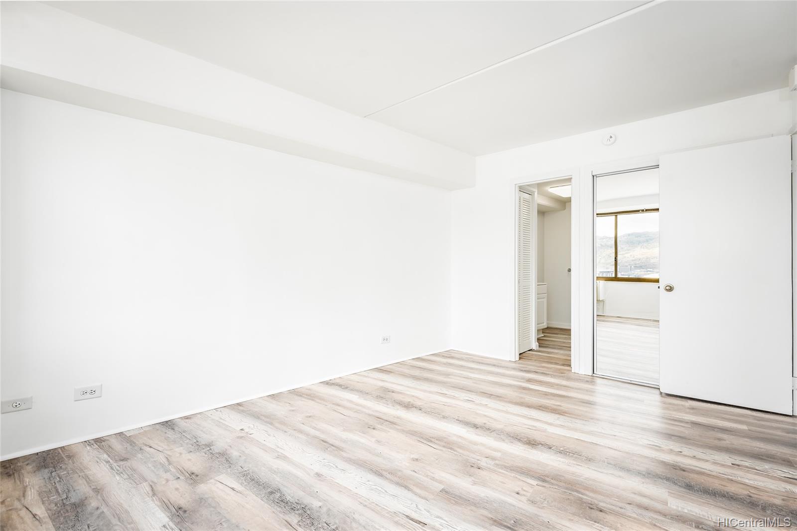 2333 Kapiolani Boulevard  Unit 2102