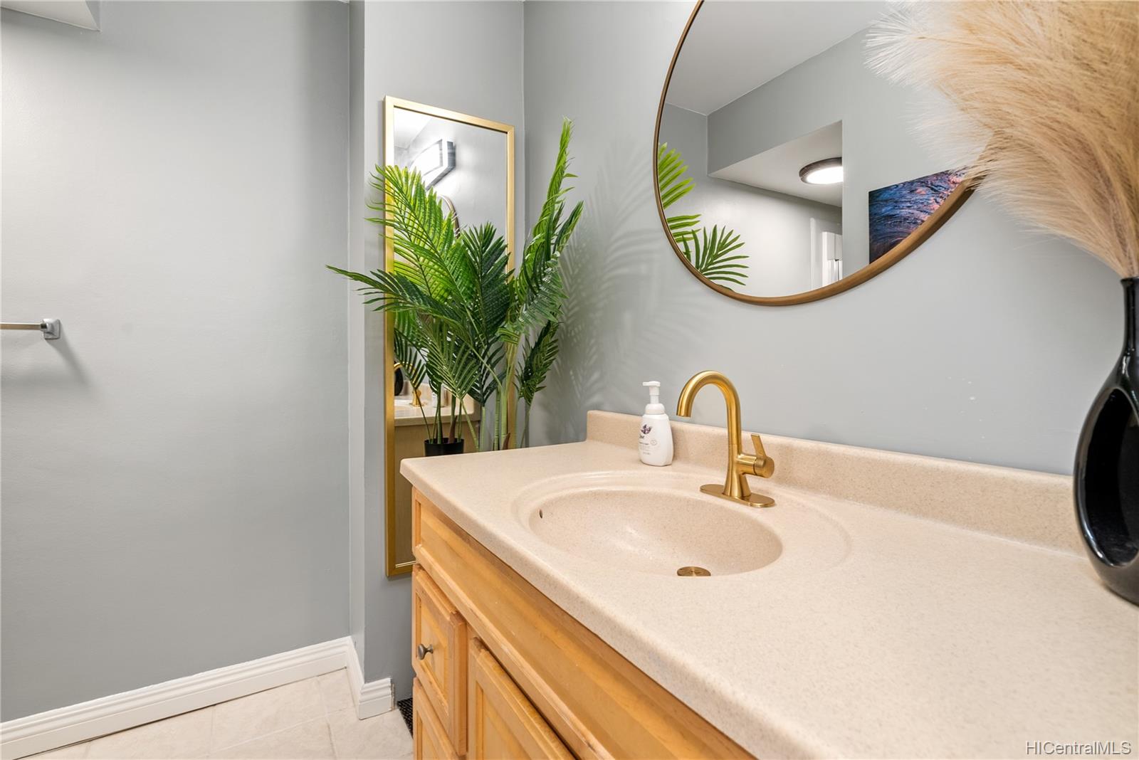 501 Hahaione Street  Unit 1/10J