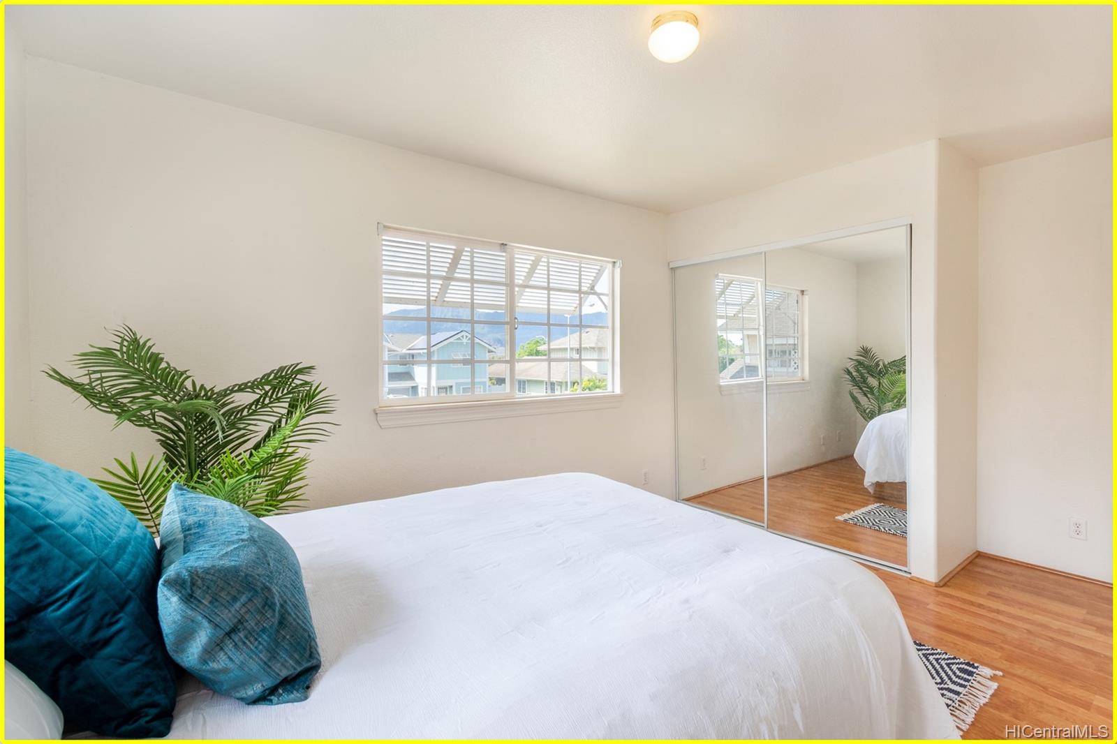 87-1041 Huamoa Street