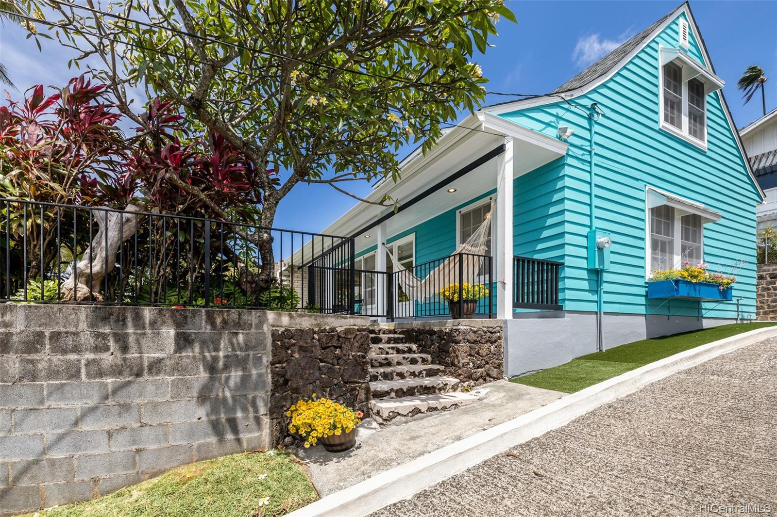 2416 Ferdinand Avenue Honolulu HI 96822 sold on 08182022