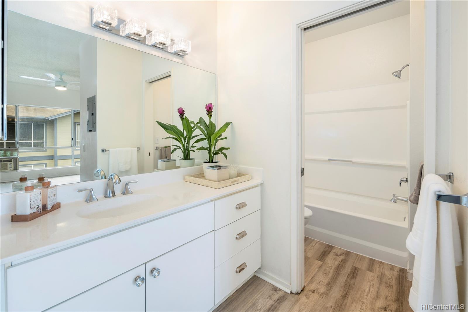 91-213 Hanapouli Circle  Unit 37I