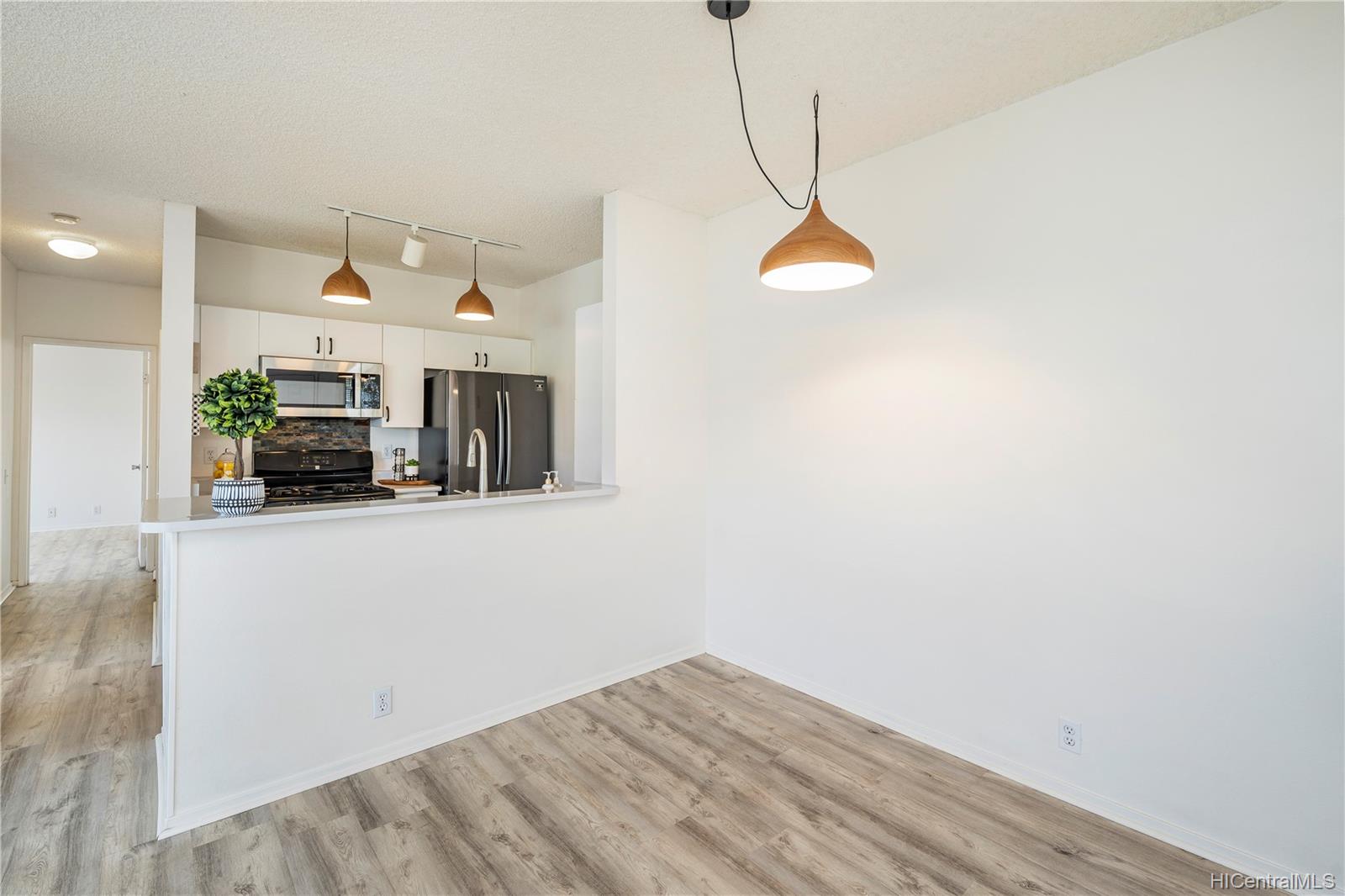 91-213 Hanapouli Circle  Unit 37I