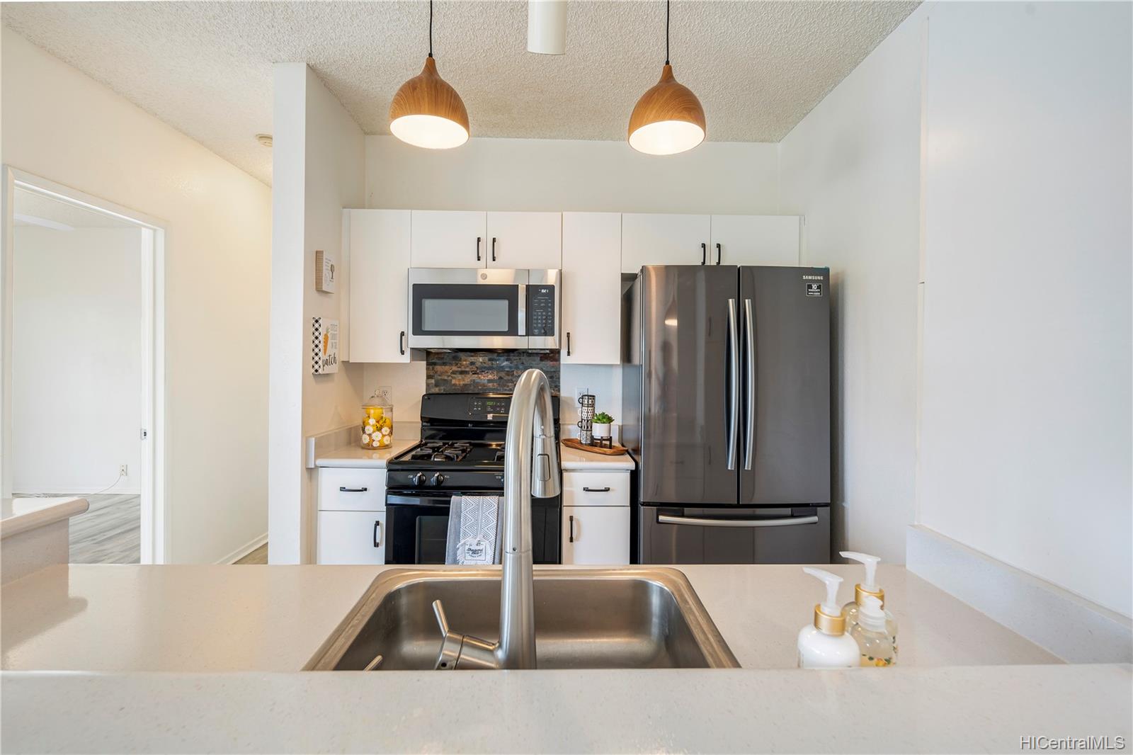 91-213 Hanapouli Circle  Unit 37I