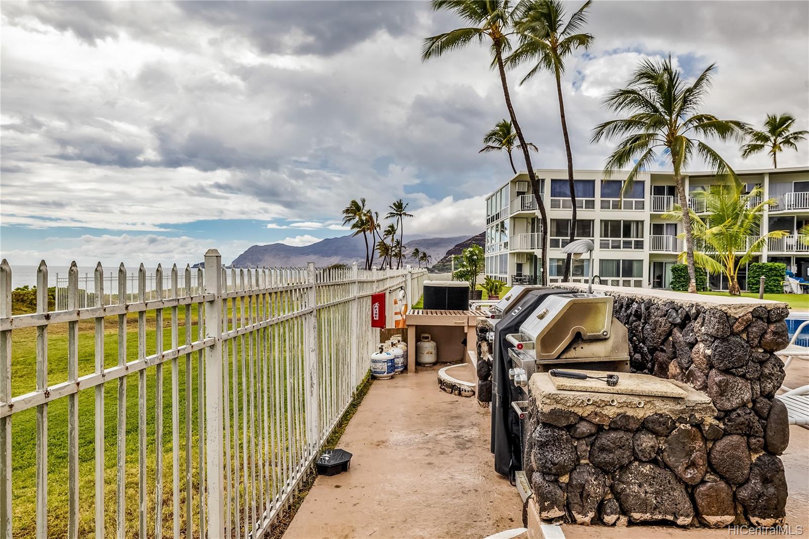 87-561 Farrington Highway  Unit 109