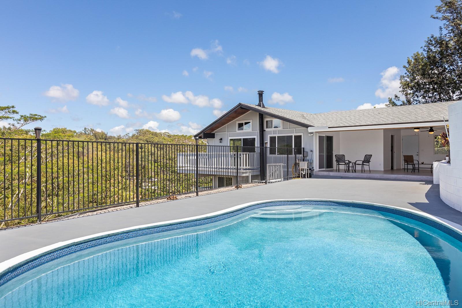 95-109 Waikalani Drive