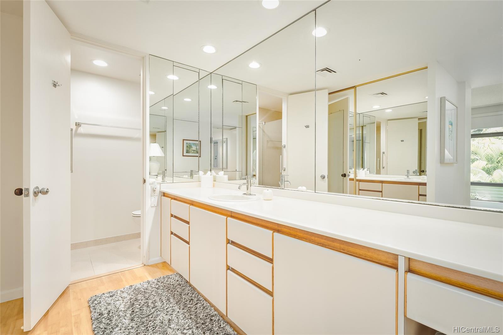 4999 Kahala Avenue  Unit 324