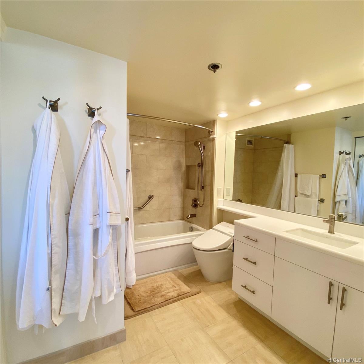 583 Kamoku Street  Unit 2303