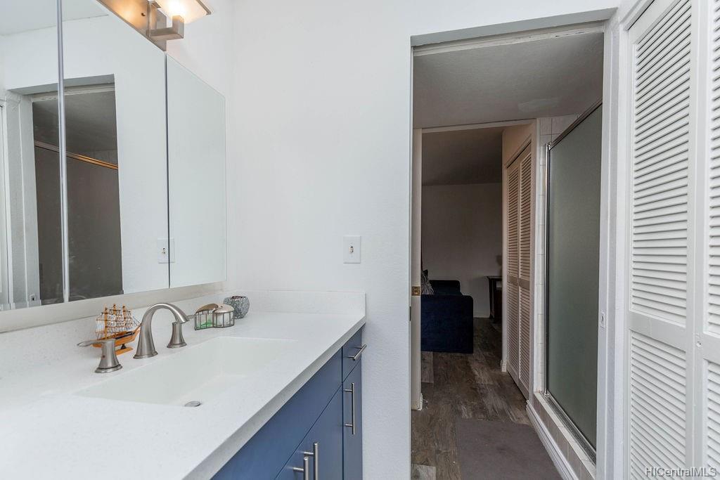 320 Liliuokalani Avenue  Unit 902