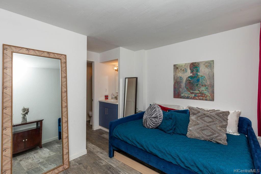 320 Liliuokalani Avenue  Unit 902
