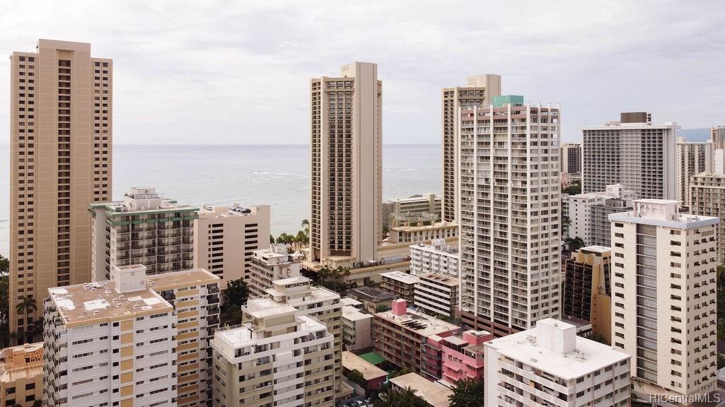 320 Liliuokalani Avenue  Unit 902
