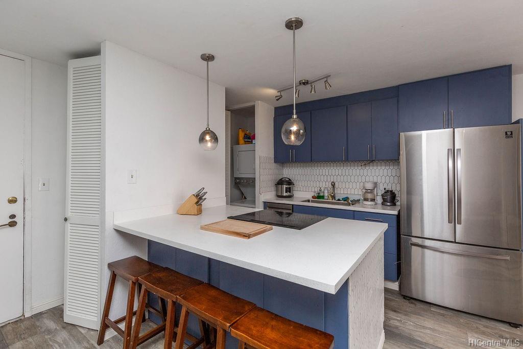 320 Liliuokalani Avenue  Unit 902