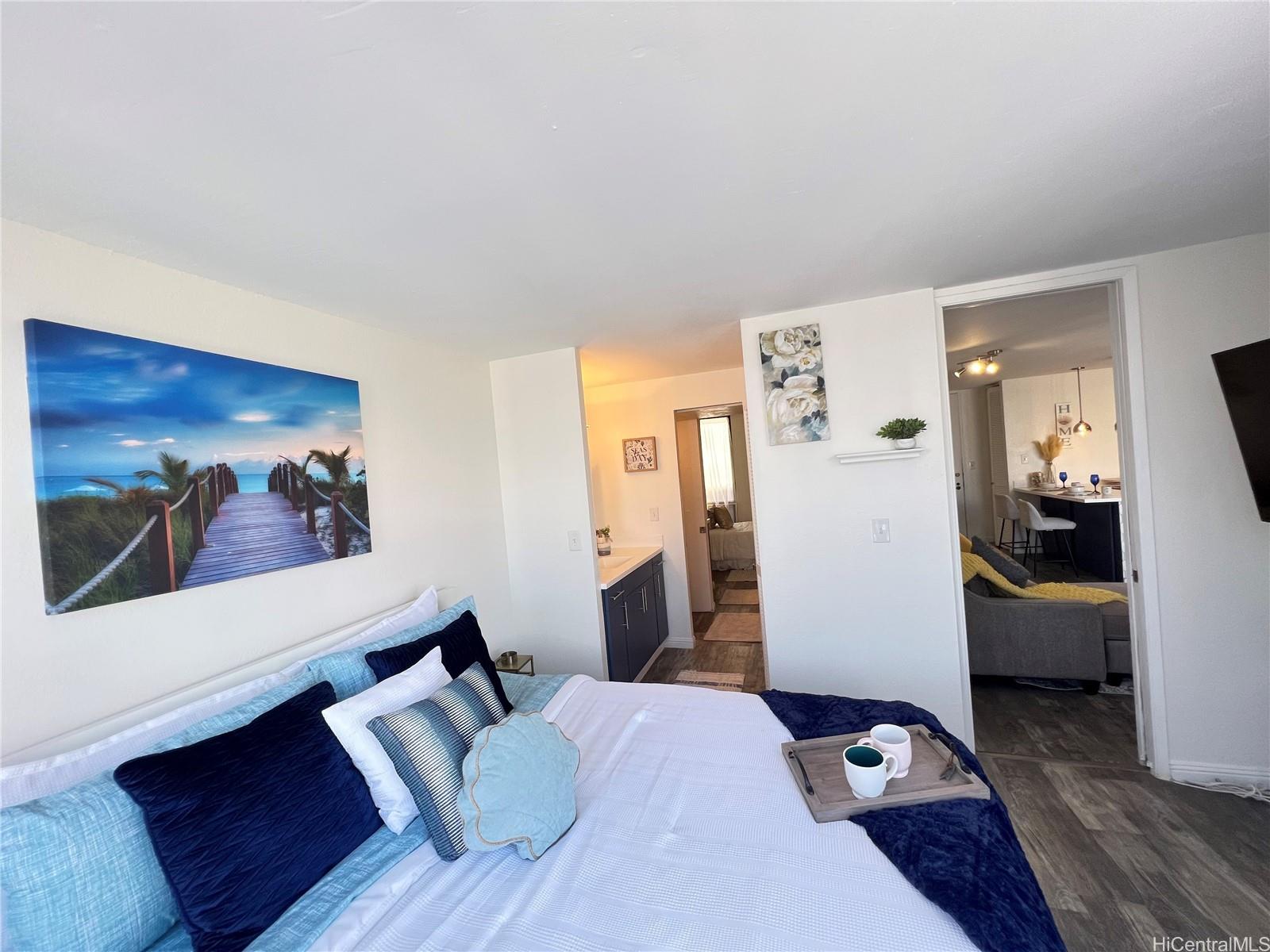 320 Liliuokalani Avenue  Unit 902