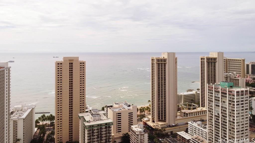 320 Liliuokalani Avenue  Unit 902