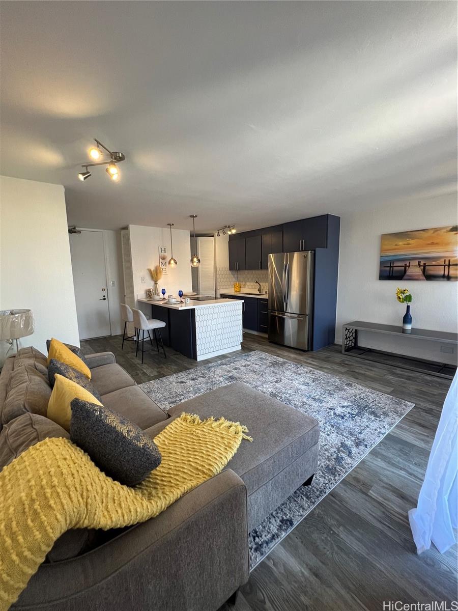 320 Liliuokalani Avenue  Unit 902