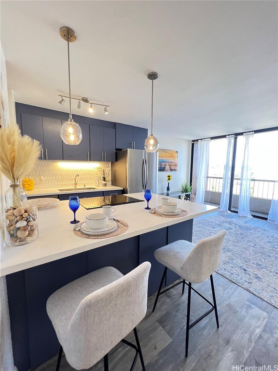 320 Liliuokalani Avenue  Unit 902